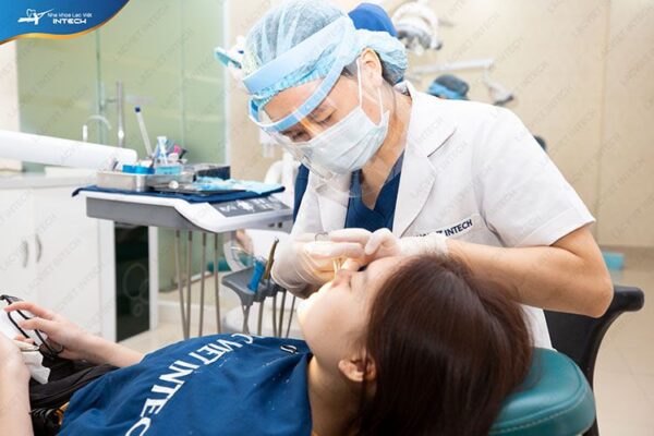 Tay nghề bác sĩ kết hợp trang thiết bị quyết định đến thời gian niềng răng mặt trong
