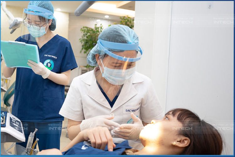 Lạc Việt Intech có đội ngũ bác sĩ niềng răng trình độ chuyên môn cao Lạc Việt Intech có đội ngũ bác sĩ niềng răng trình độ chuyên môn cao