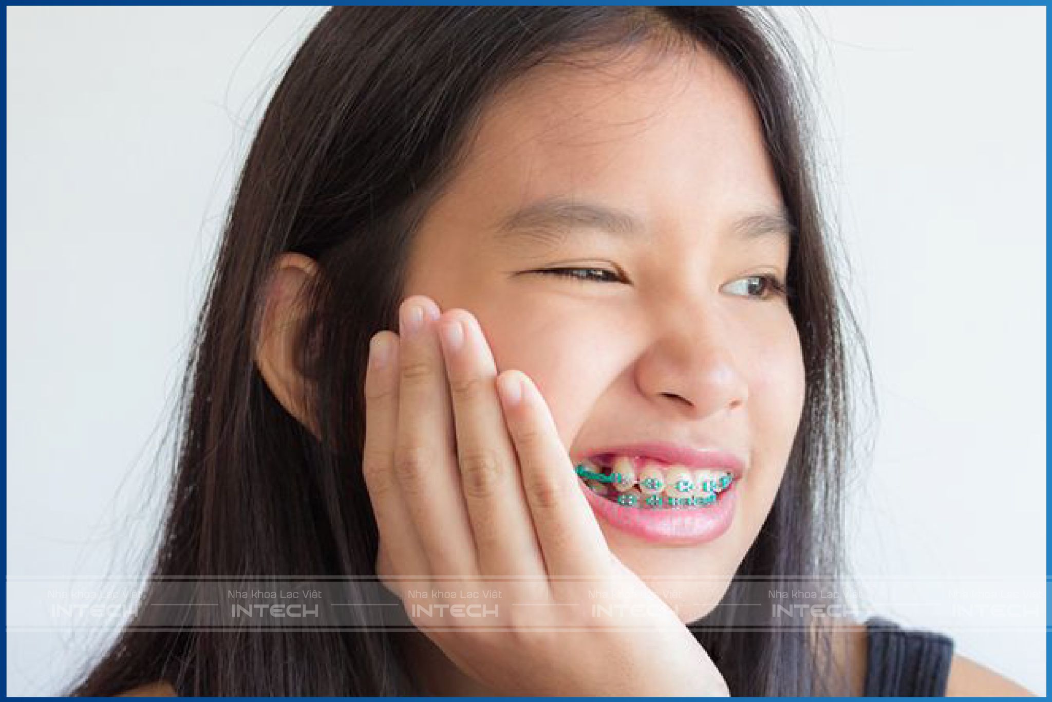 Súc miệng bằng nước muối có thể hỗ trợ giảm đau khi niềng Súc miệng bằng nước muối có thể hỗ trợ giảm đau khi niềng