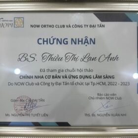 Bac si nieng rang Lan Anh nha khoa Lac Viet Intech
